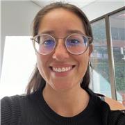 Profesor de inglés, español o sociales imparte clases a niños de todas las edades